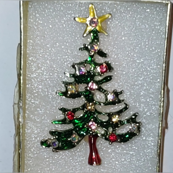 Almost Charlie Brown Christmas Tree Brooch - Picture 3 of 12